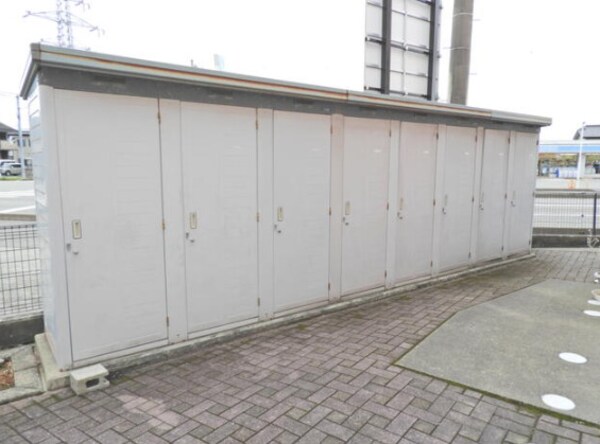 建物設備(物置き)