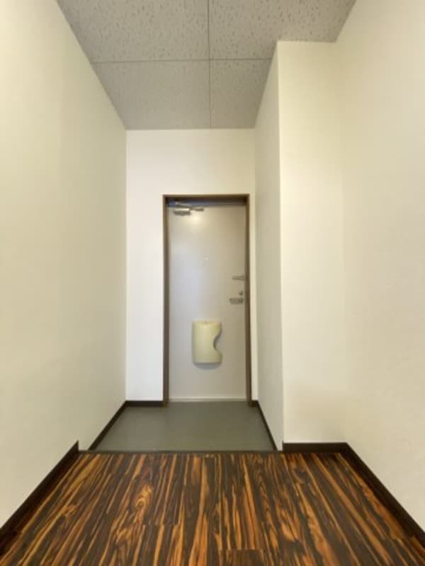 玄関(落ち着いた玄関です)