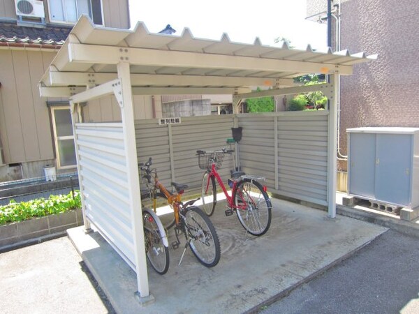 建物設備(駐輪場)