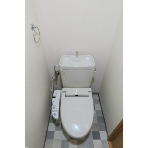 物件内観写真6　(シンプルで使いやすいトイレです)