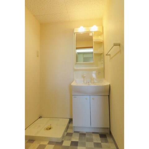 物件内観写真7　(忙しい朝には欠かせない洗面所です)