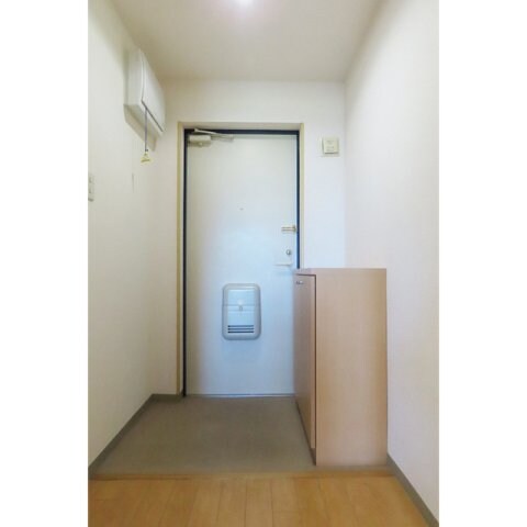 物件内観写真10　(きれいな玄関です)