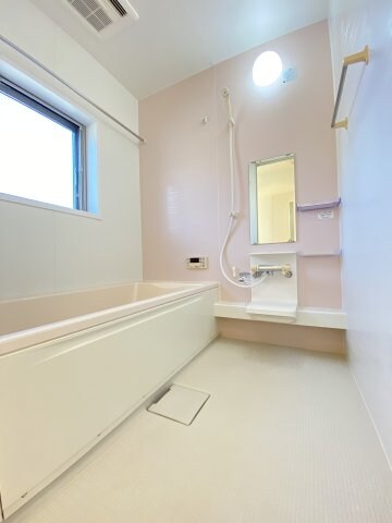 物件内観写真10　(日々の暮らしに欠かせないお風呂です)