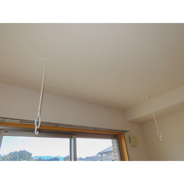 物件内観写真17　(室内物干し)