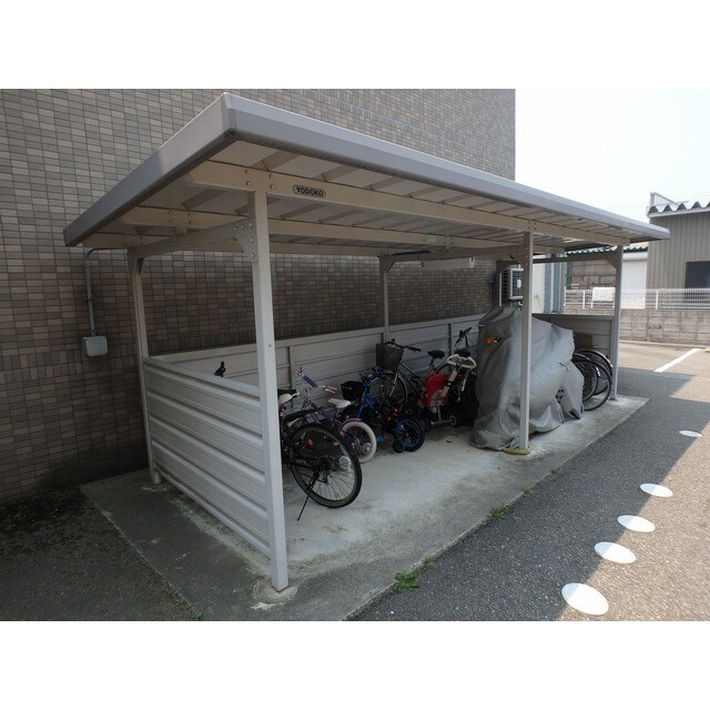 物件内観写真18　(駐輪場)