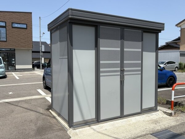 建物設備(敷地内ごみ置き場)