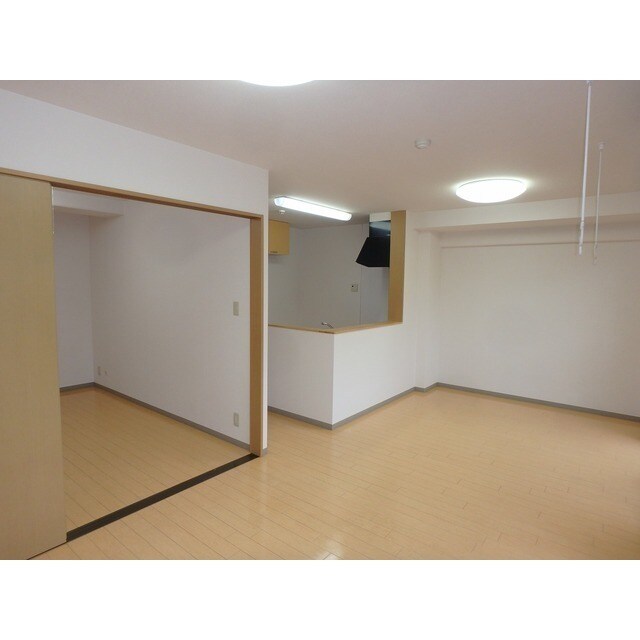 物件内観写真3　(使いやすい居間です)