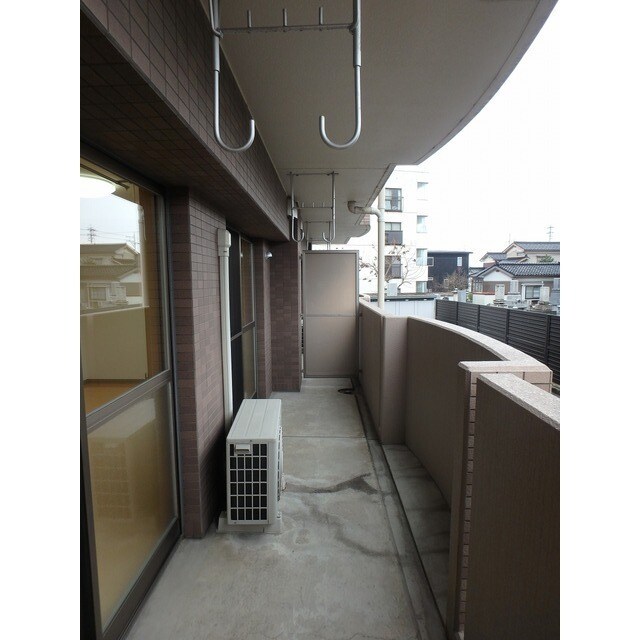 物件内観写真14　(バルコニーがあります)