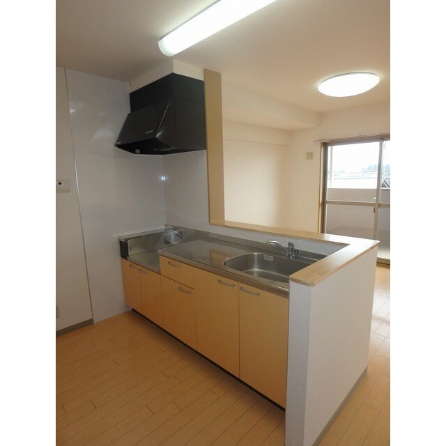 物件内観写真5　(キッチンでお料理をお楽しみください)