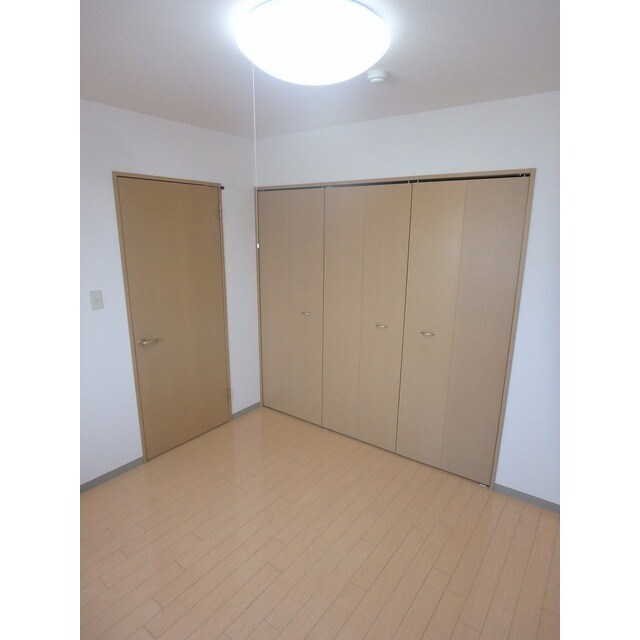 物件内観写真13　(明るい室内です)