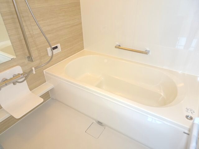 物件内観写真5　(きれいな一坪風呂です（別部屋・イメージ）)