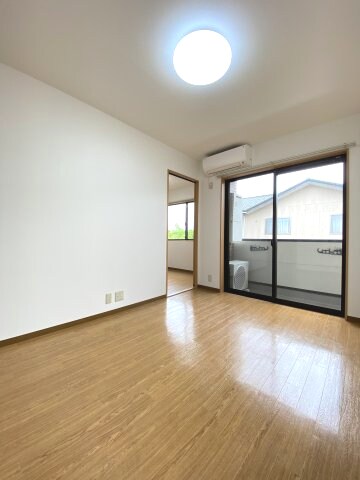 物件内観写真6　(ゆったり過ごせる居間です（イメージ）)