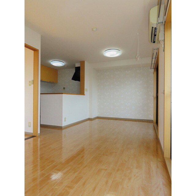 物件内観写真6　(使いやすいリビングです)