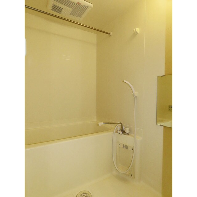 物件内観写真8　(きれいなお風呂です)