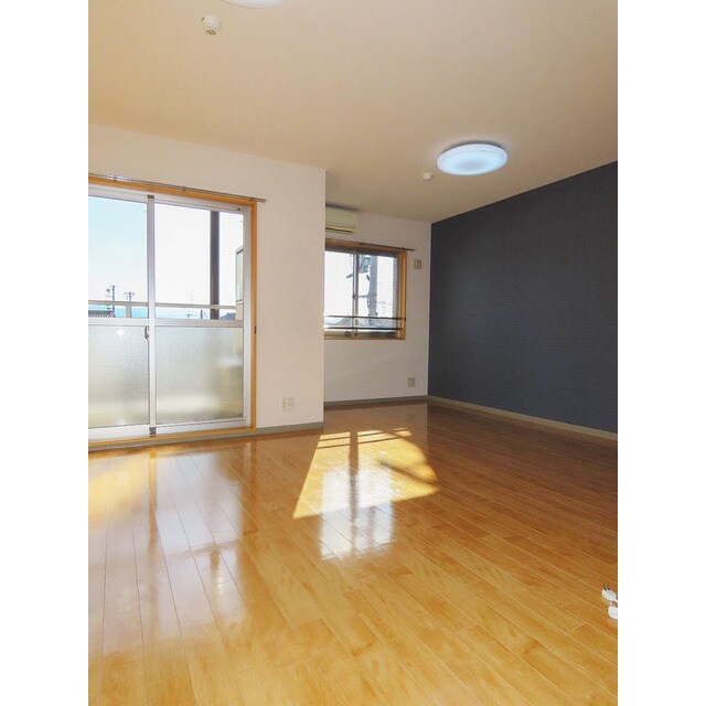 物件内観写真3　(使いやすいリビングです)