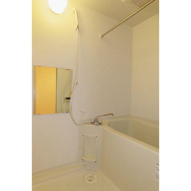 物件内観写真5　(コンパクトで使いやすいお風呂です)