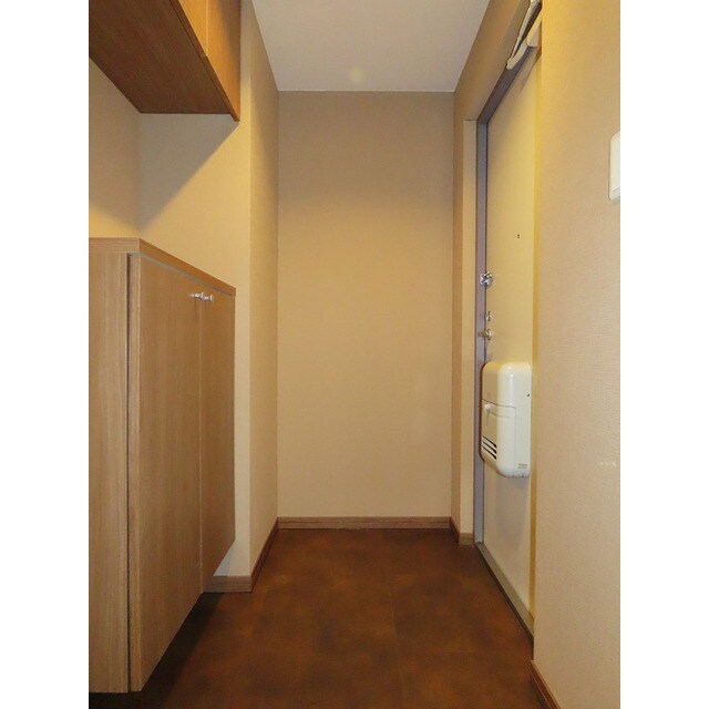 物件内観写真10　(落ち着いた玄関です)