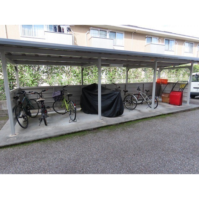 物件内観写真15　(駐輪場)