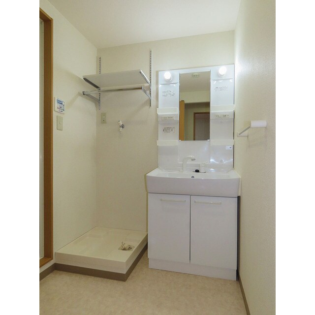 物件内観写真7　(使いやすい洗面所です)