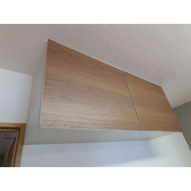 物件内観写真12　(キッチン上部収納)