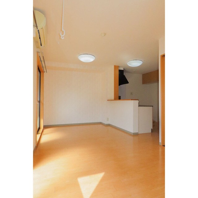 物件内観写真3　(おしゃれなリビングです)