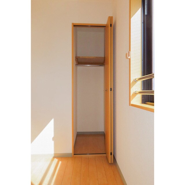 物件内観写真11　(収納のためのスペースです)