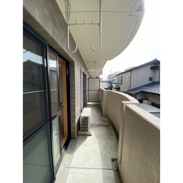 物件内観写真13　(落ち着いた時間を過ごせるバルコニーです)