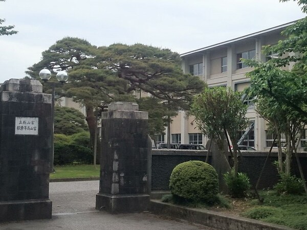 周辺環境(富山県立富山高校 1966m)
