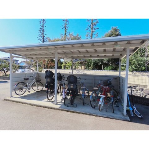 物件内観写真15　(駐輪場)