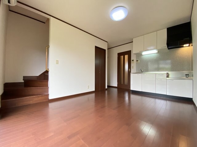 物件内観写真5　(使いやすいリビングです)