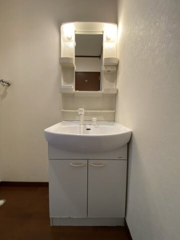 物件内観写真9　(スペースが確保できる洗面所です)