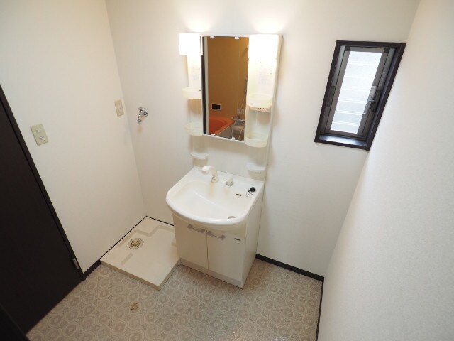 物件内観写真9　(室内洗濯機置場)