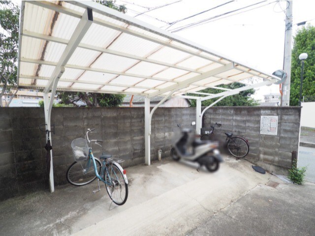 物件外観写真3　(駐輪場)