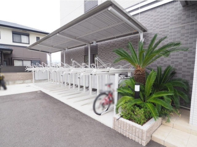 物件外観写真3　(駐輪場)