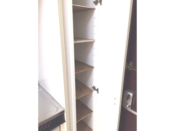 玄関(下駄箱付き)