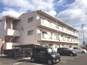 シャリテ国府外観写真