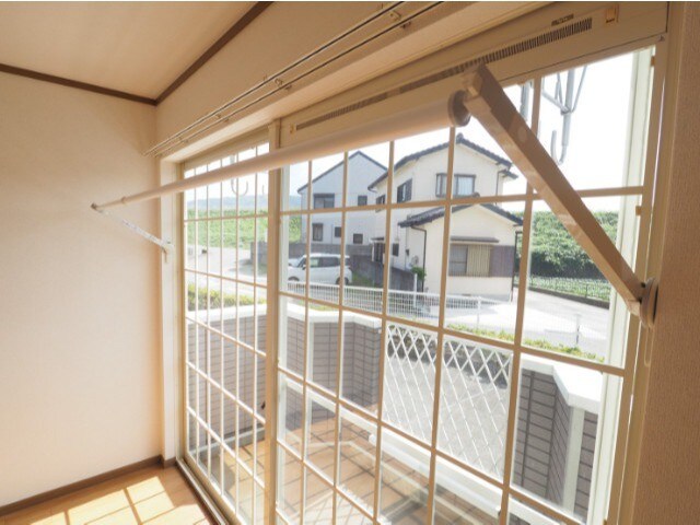 物件内観写真14　(室内洗濯干し)