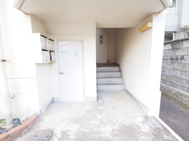 物件外観写真2　(階段)