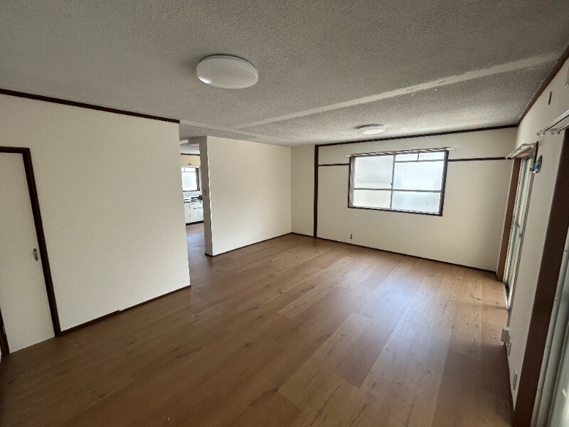 物件内観写真7　(全室照明付き)