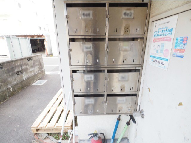 物件外観写真3　(集合ポスト)
