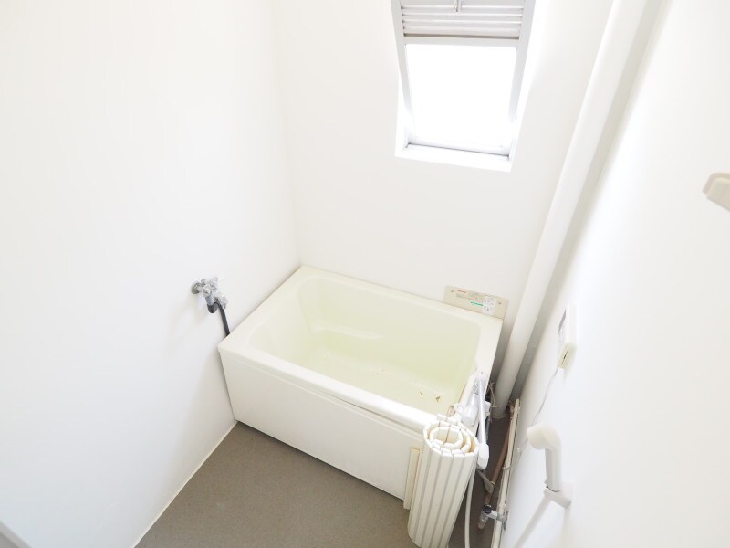 物件内観写真9　(窓付き)