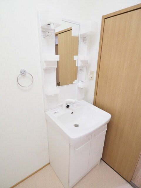 物件内観写真9　(独立洗面台)