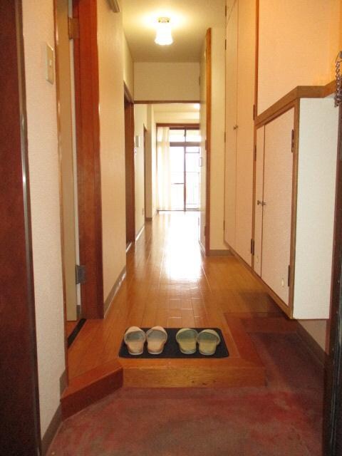 物件内観写真18　(玄関)