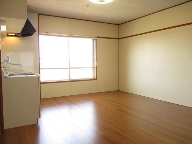 物件内観写真7　(こちらでお食事などをお楽しみく)