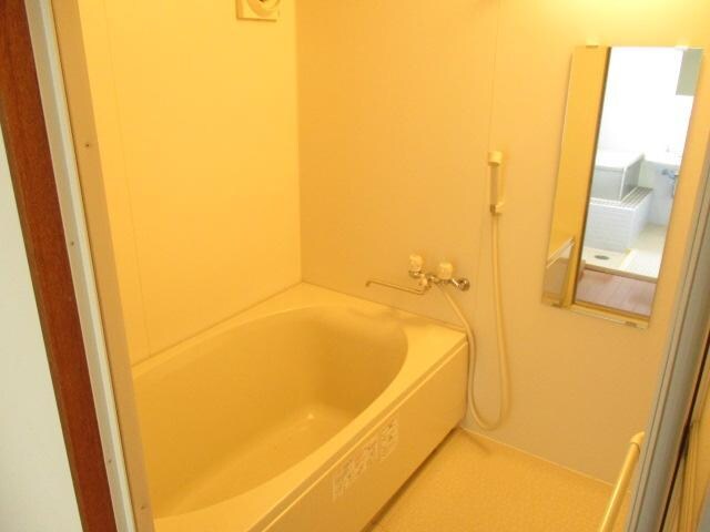 物件内観写真8　(１坪のお風呂でリラックス☆)