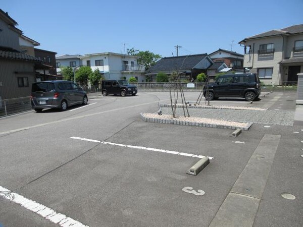 駐車場・駐輪場(融雪付き駐車場☆)