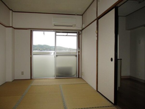 居室(日当たりの良い和室です☆)