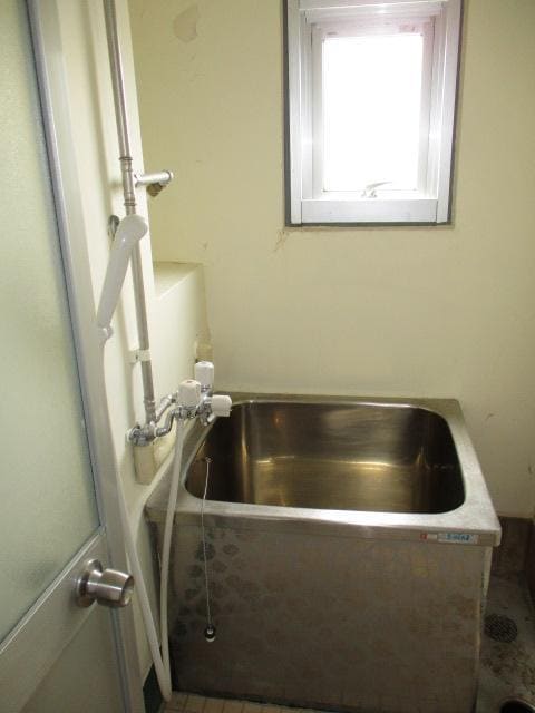 バス／シャワールーム等(窓があるので換気もしっかりでき)