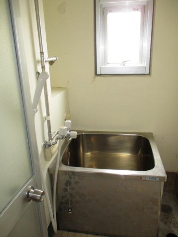 バス／シャワールーム等(窓があるので換気もしっかりでき)