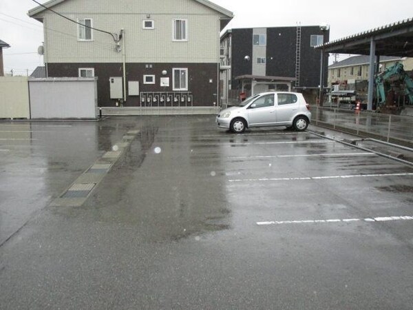 駐車場・駐輪場(駐車場)